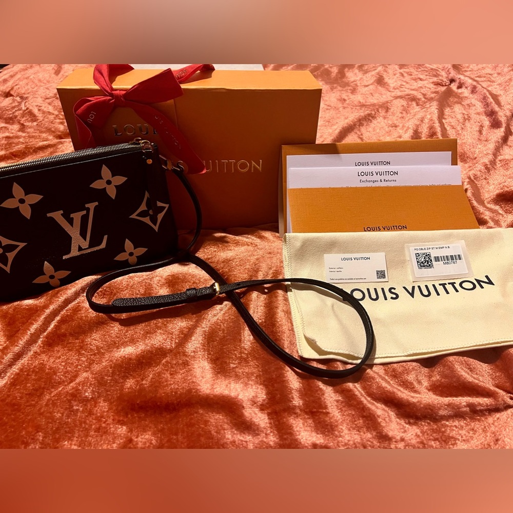 LV Double Zip Pochette - Picture 2 of 11